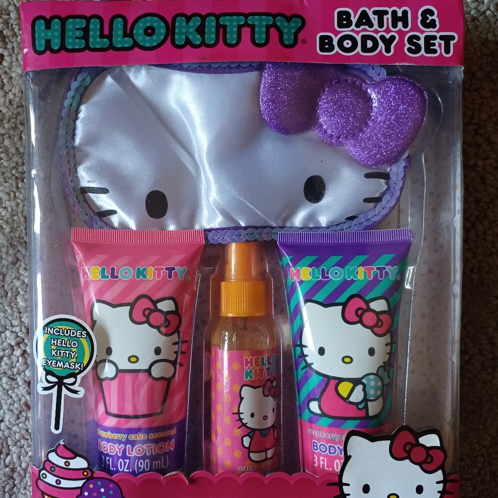 Hello Kitty bath set & loofah